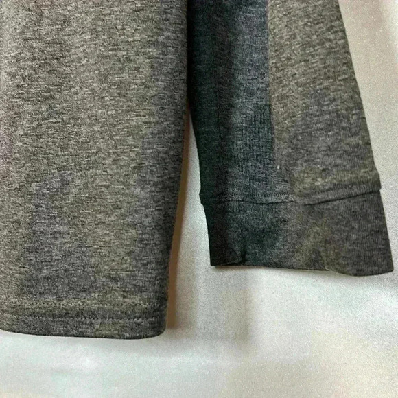 Under Armour Medium Long Sleeve Loose Heat Gear Shirt  Beaver Field Hockey Gym - Picture 6 of 6